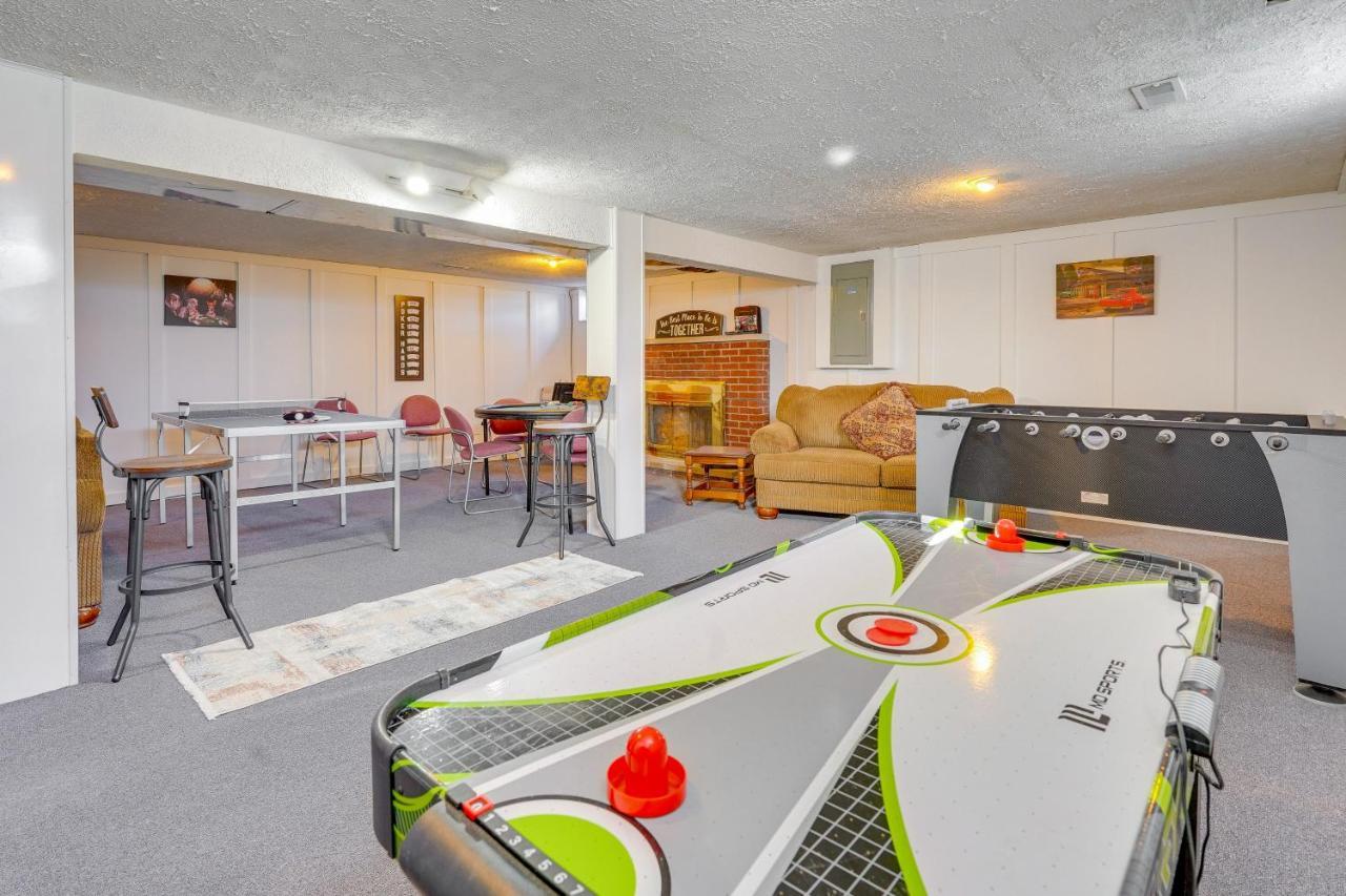 Hocking Hills Hideaway With Hot Tub And Fire Pit! Villa Logan Kültér fotó